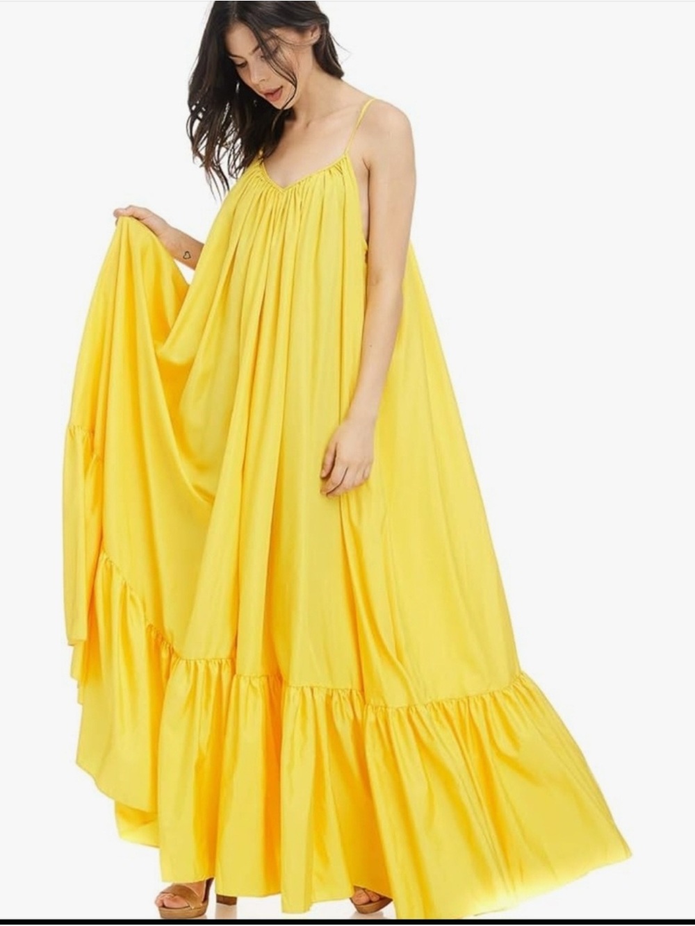 Tov Los Angeles Flowy Yellow Maxi Sundress
Spaghetti Strap Maxi Rideau
Dress